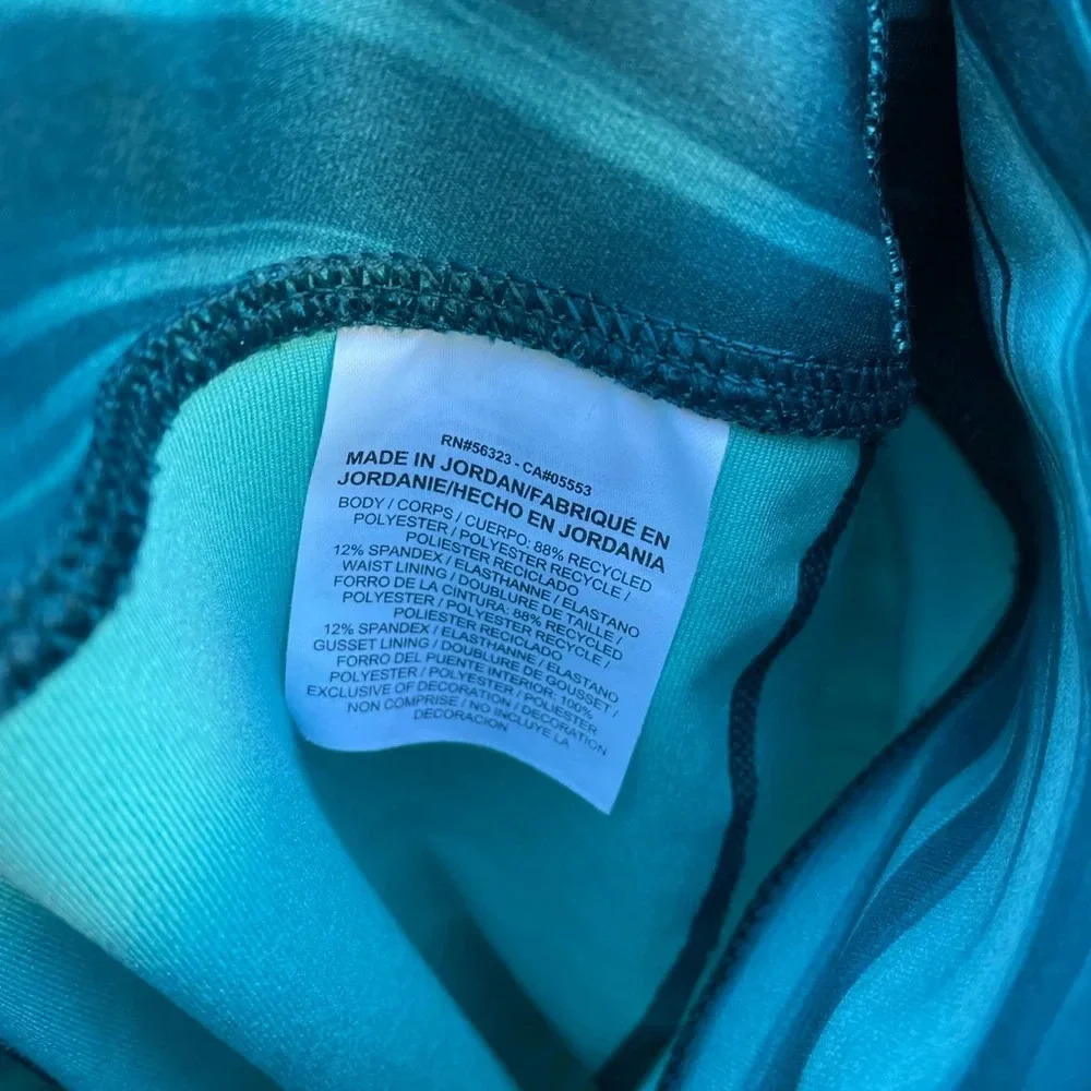 NIKE BLUE SPACE DYE CROPPED LEGGINGS - Picture 4 of 4